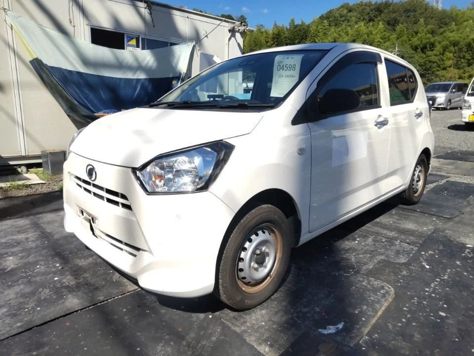 Daihatsu Mira e:S LA350S 2021
